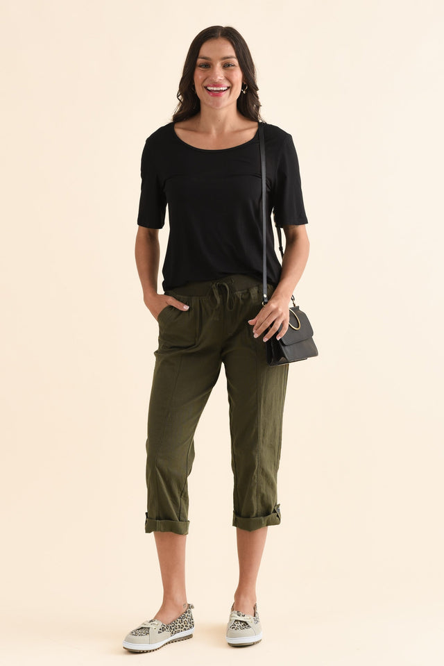 Josephine Black Scoop Neck Tee,Full Body,Brunette model,alt text|model:Brontie