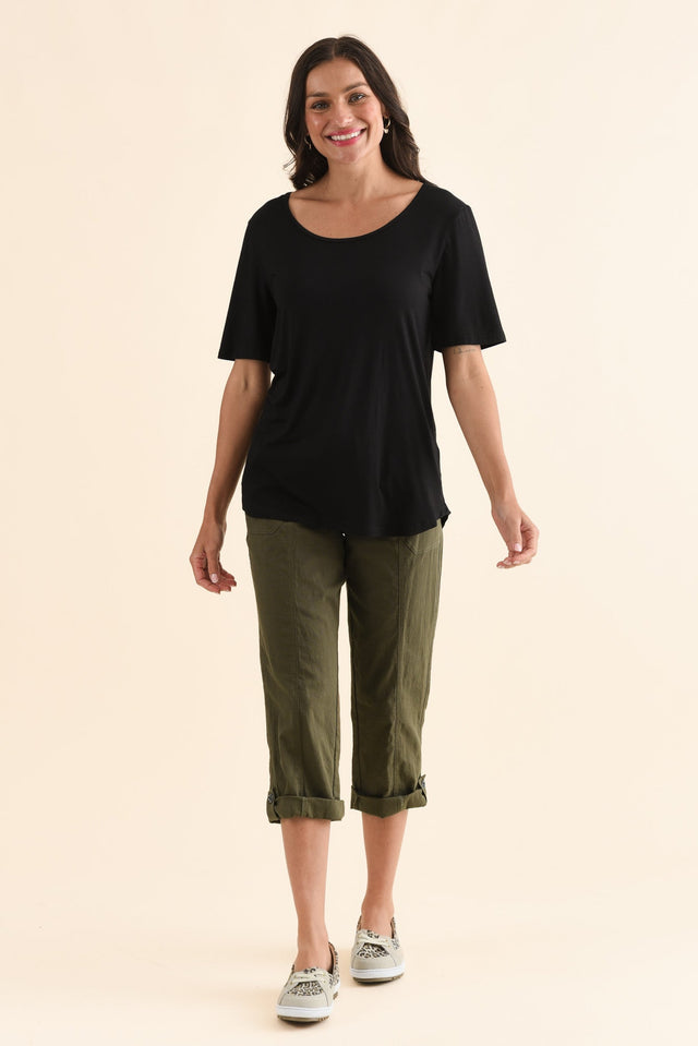 Josephine Black Scoop Neck Tee,Full Body,Brunette model,alt text|model:Brontie image 6