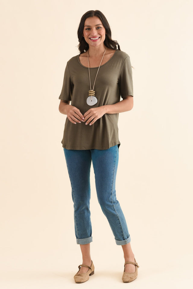 Josephine Khaki Scoop Neck Tee,Full Body,Brunette model,alt text|model:Brontie image 6