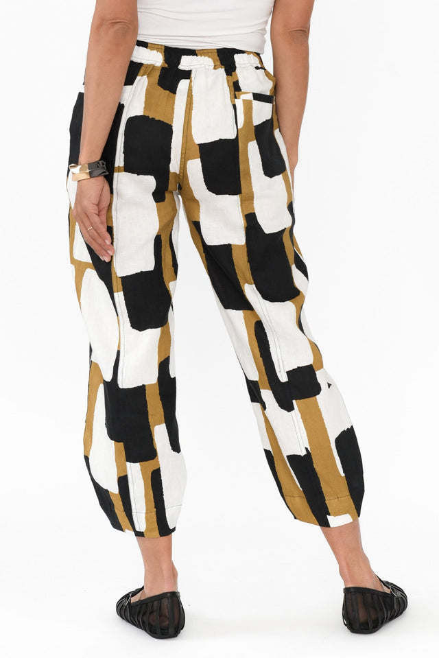 alt text|model:Cara image 5