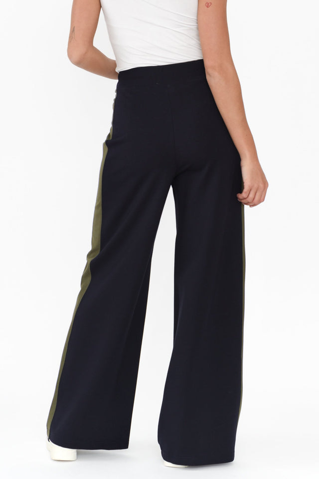 alt text|model:Brontie image 5