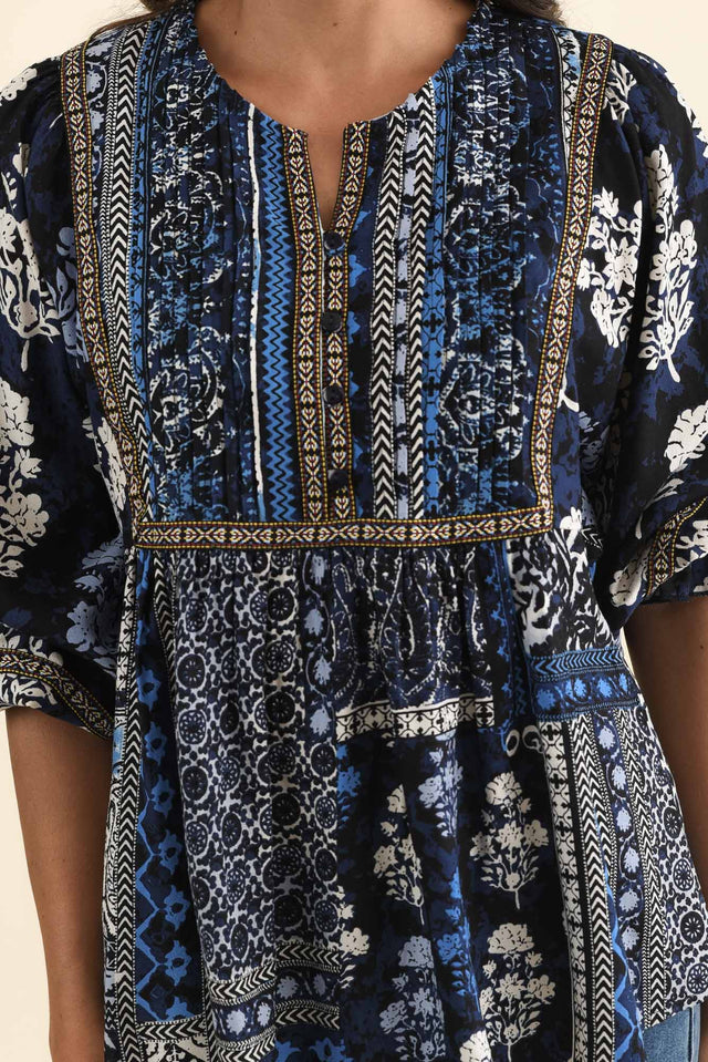 alt text|model:Brontie image 5