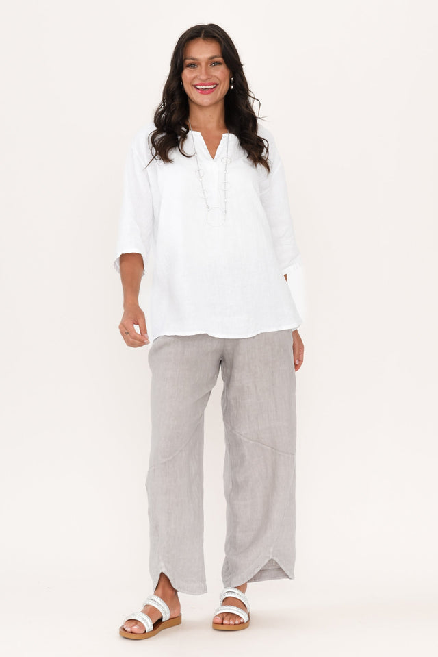 Justine White Linen Top,Brunette model,alt text|model:Brontie image 3