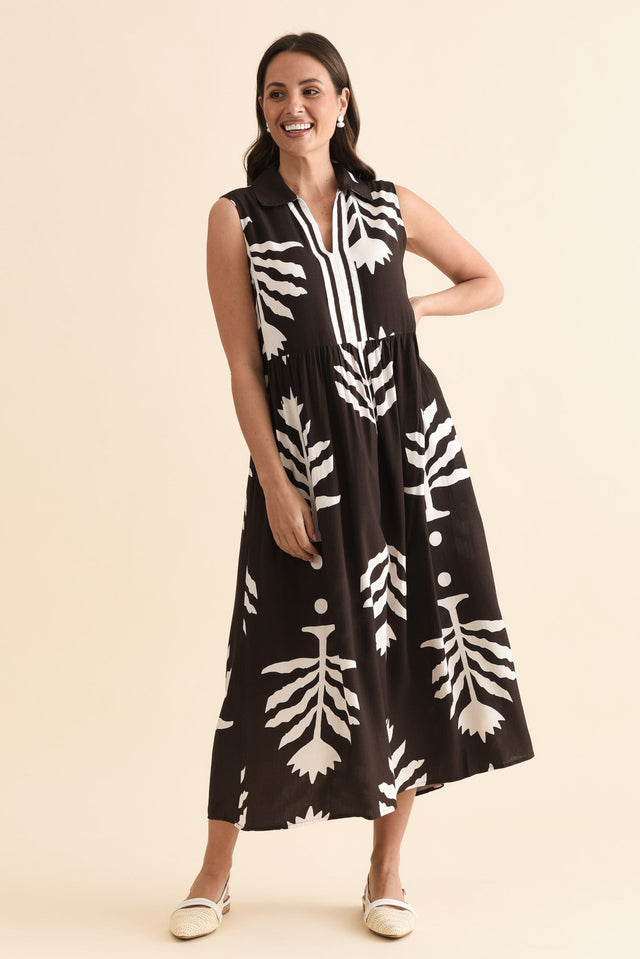 Karrie Chocolate Palm Pocket Dress,Full Body,Brunette model,alt text|model:MJ image 6