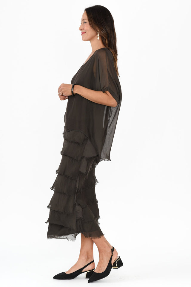 alt text|model:Cara image 3