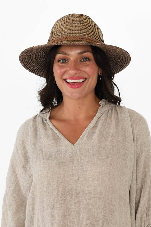 alt text|model:Brontie