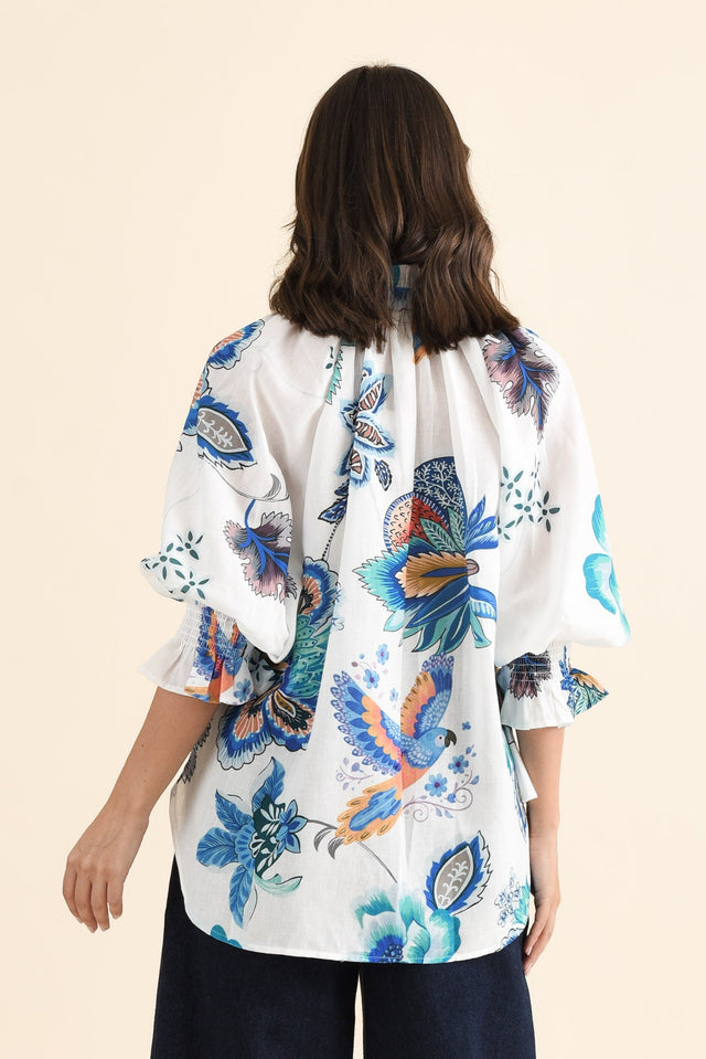 Kelis Blue Garden Linen Blend Shirt,brunette model,Back of Outfit,alt text|model:MJ image 4