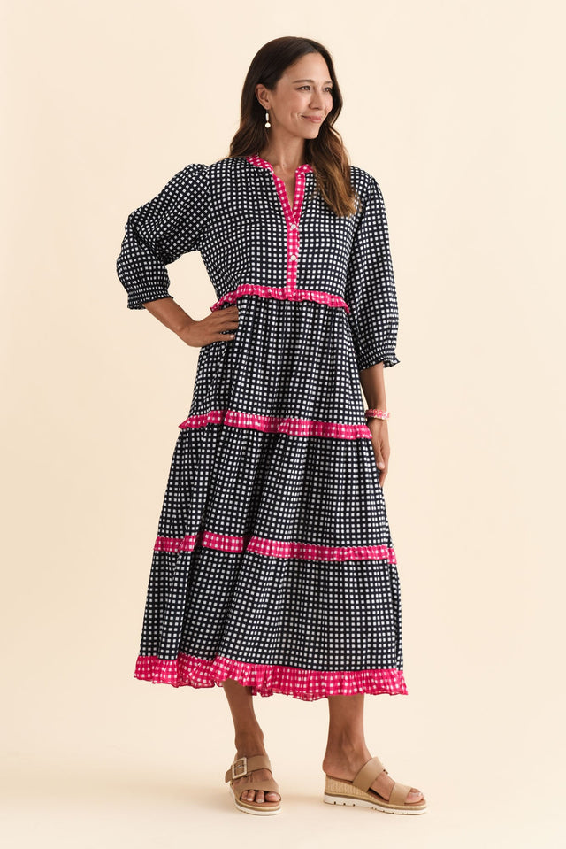 alt text|model:Cara image 4