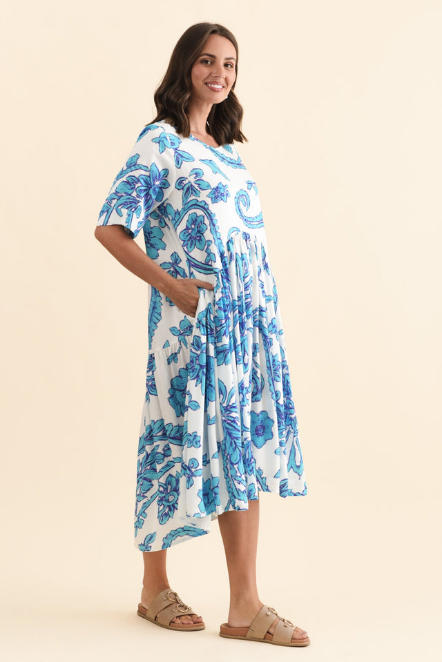 alt text|model:MJ image 5