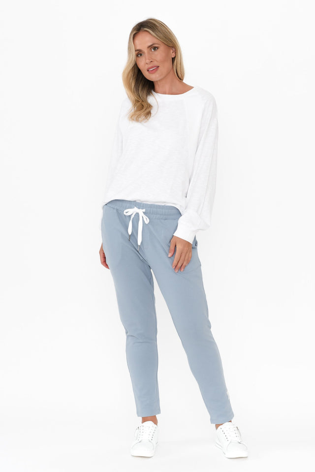 alt text|model:Valeria image 4