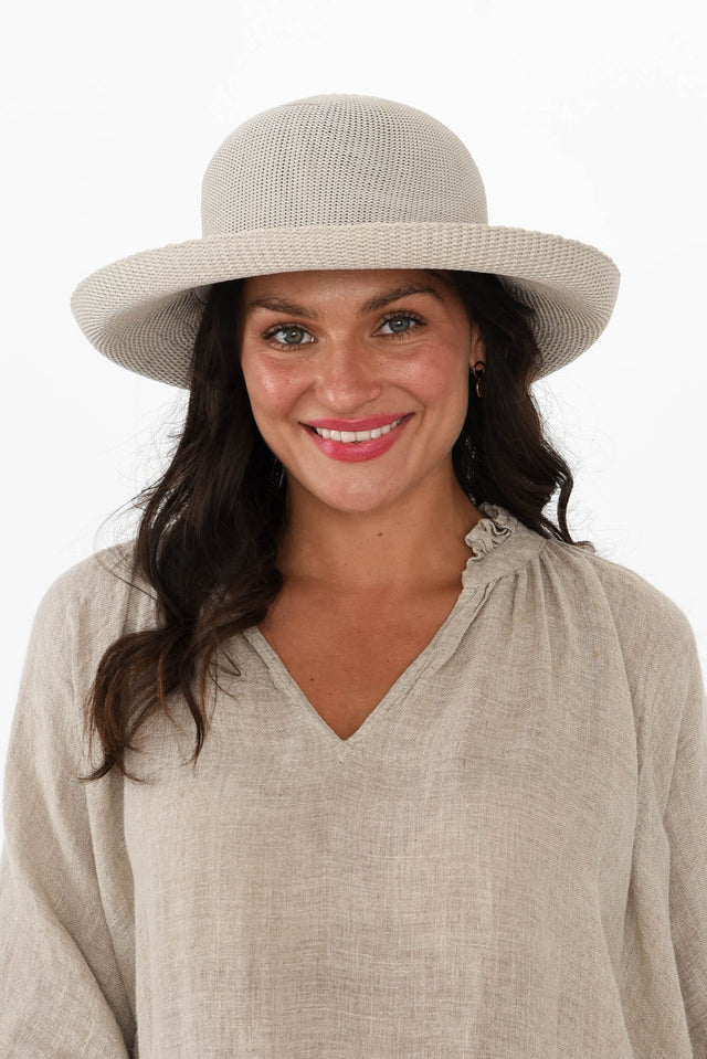 alt text|model:Brontie