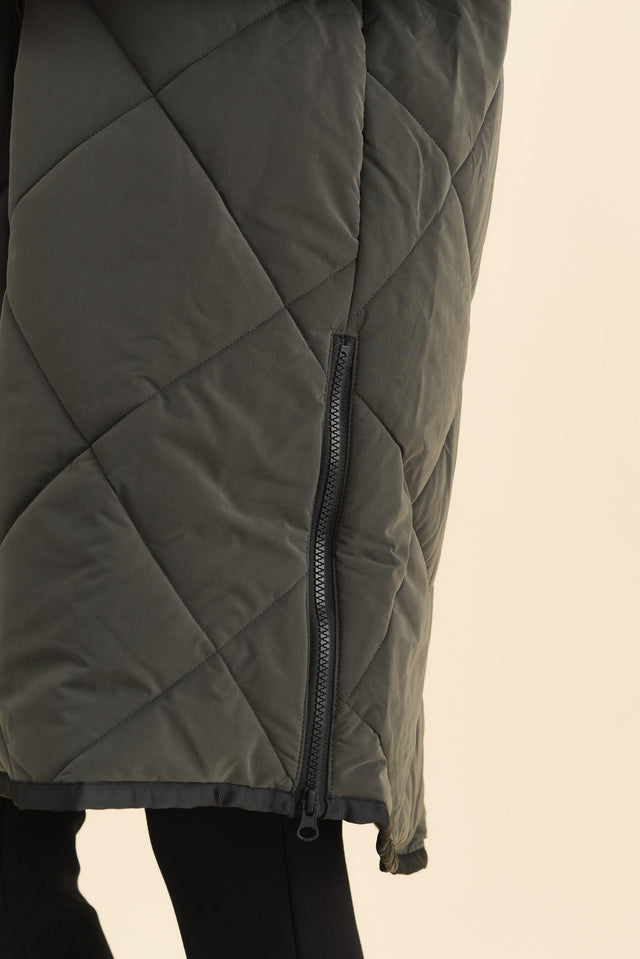 Koami Charcoal Quilted Hooded Coat,Brunette model,alt text|model:MJ image 8