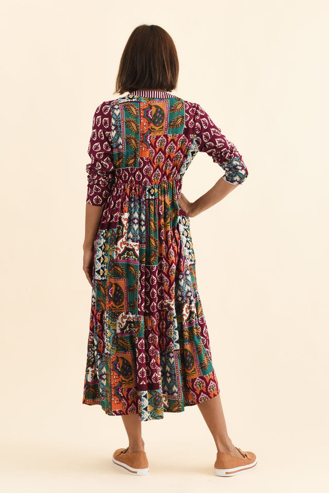 alt text|model:Cara image 4