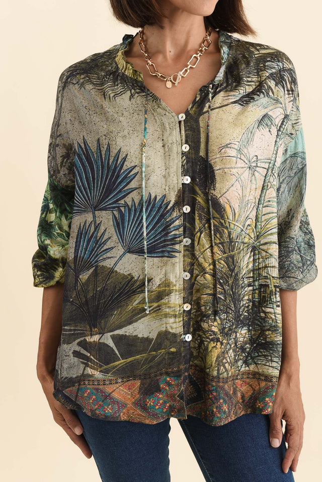 alt text|model:Cara image 6