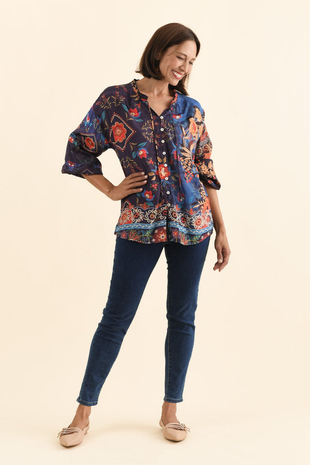 Laria Navy Botanical Button Top,Brunette model,alt text|model:Cara image 7