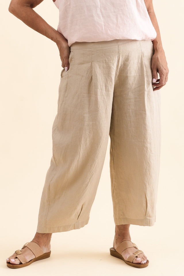 Lassie Beige Linen Barrel Pants,Front,Brunette model,alt text|model:Pilita image 8