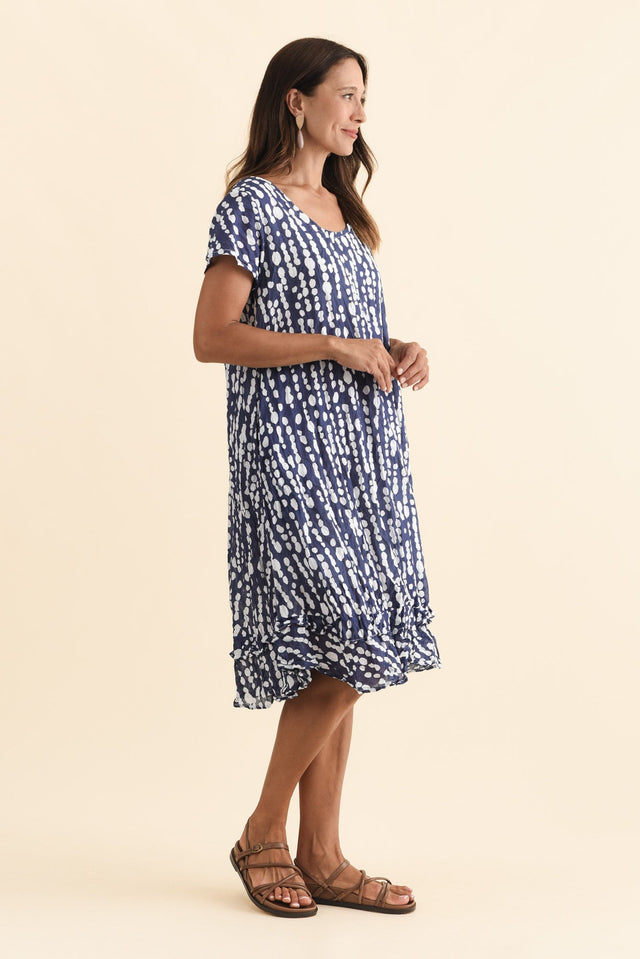 alt text|model:Cara image 3