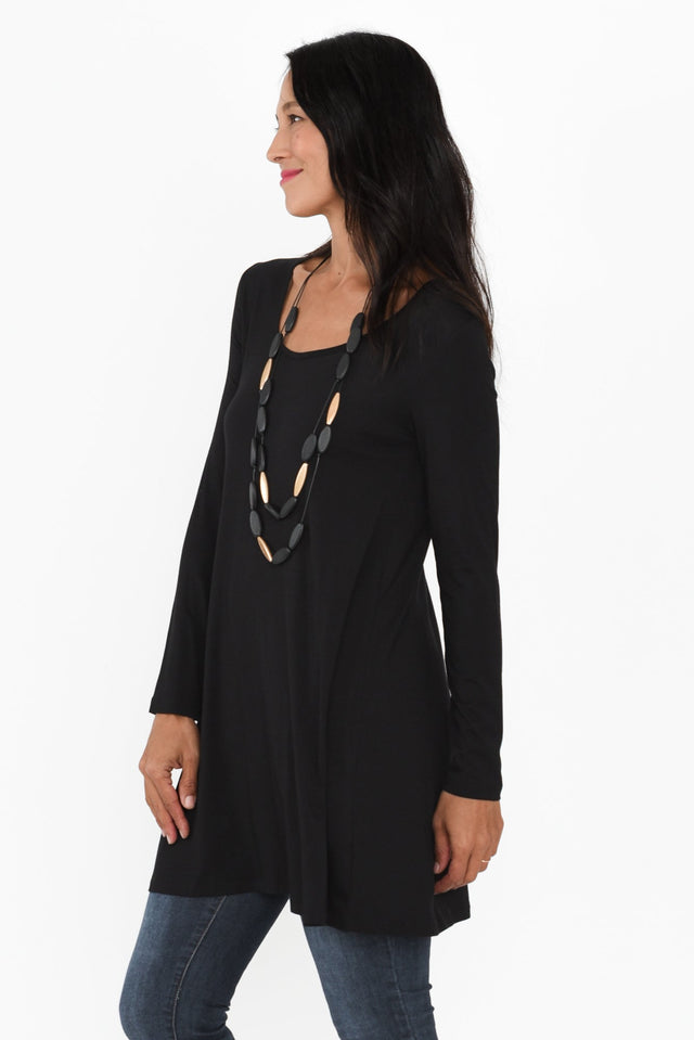 alt text|model:Cara image 6