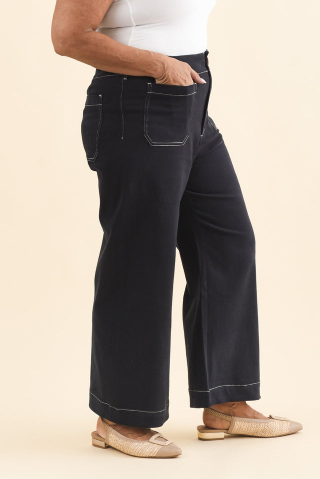 Lenon Dark Blue Denim Cropped Jeans,Brunette model,alt text|model:Pilita image 3
