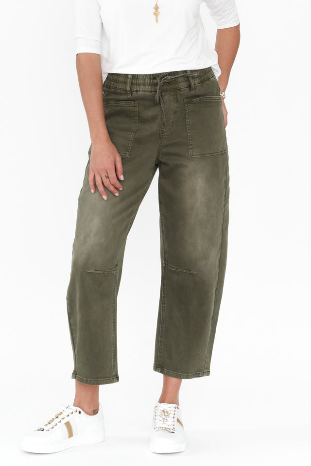 alt text|model:Brontie