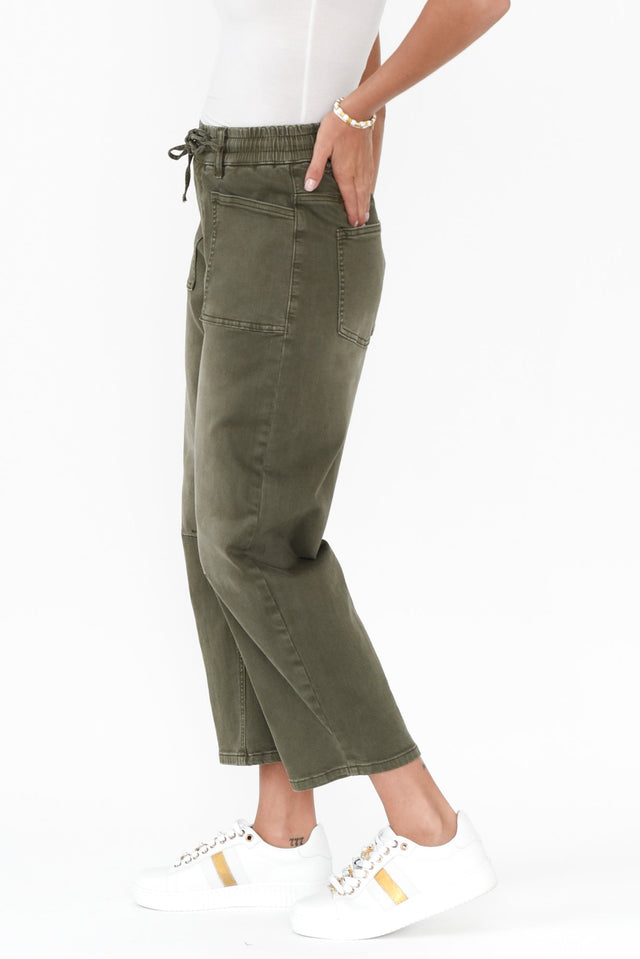 alt text|model:Brontie image 5