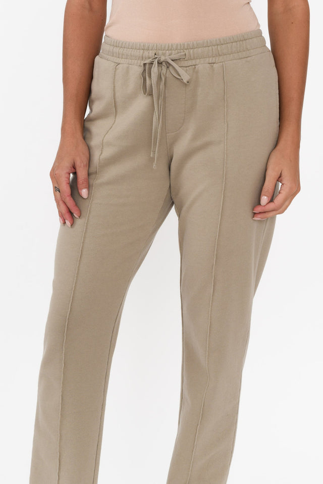 alt text|model:Brontie image 7