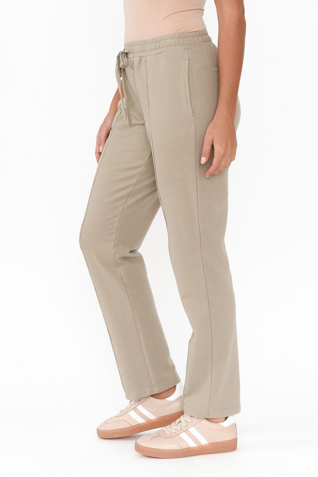 alt text|model:Brontie image 5