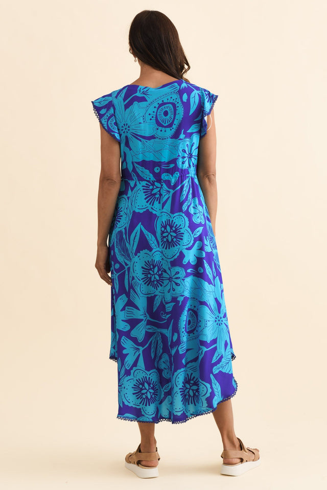 alt text|model:Cara image 4