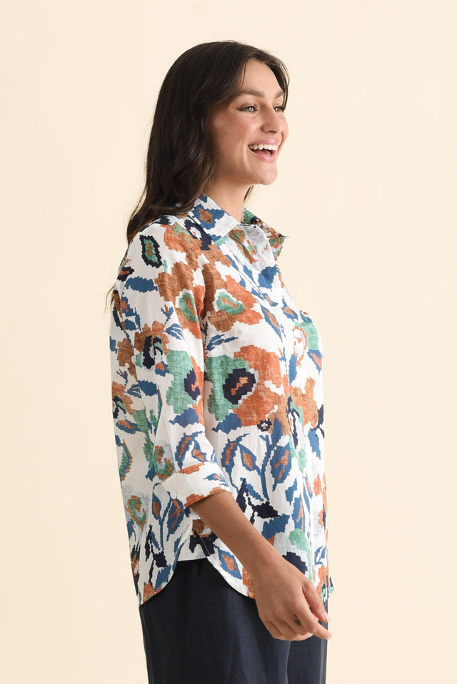 alt text|model:Brontie image 3