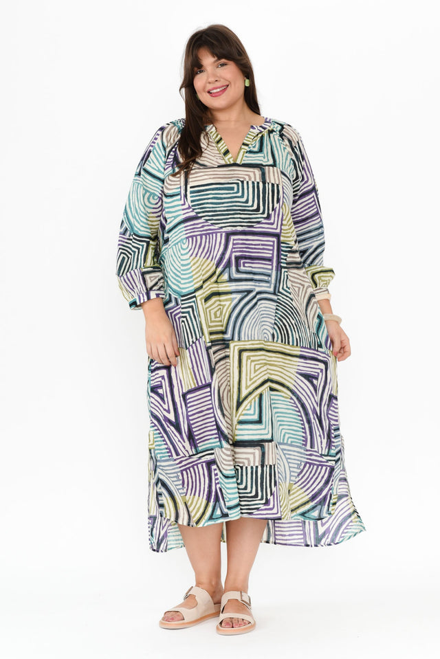 Liliana Green Ripple Cotton Kaftan,Brunette model,plus-size,curve-dresses,plus-size-maxi-dresses,plus-size-cotton-dresses,alt text|model:Gabby image 10