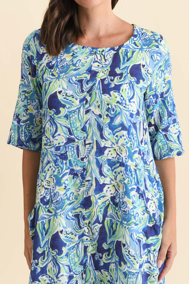 alt text|model:MJ image 6