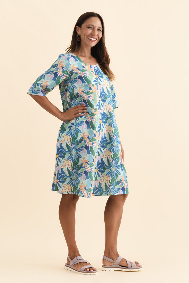 alt text|model:Cara image 5