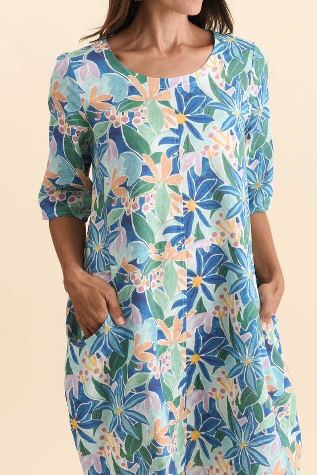 alt text|model:Cara image 7