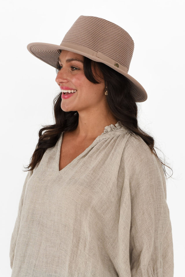 alt text|model:Brontie image 3