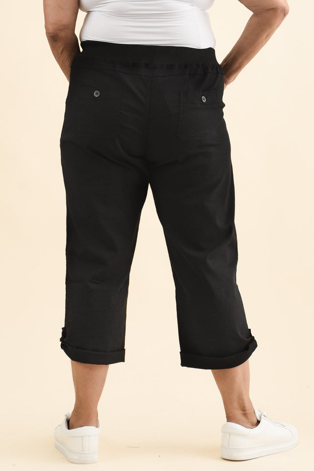 Lindsay Black 7/8 Cargo Pants,Brunette model,alt text|model:Pilita image 12