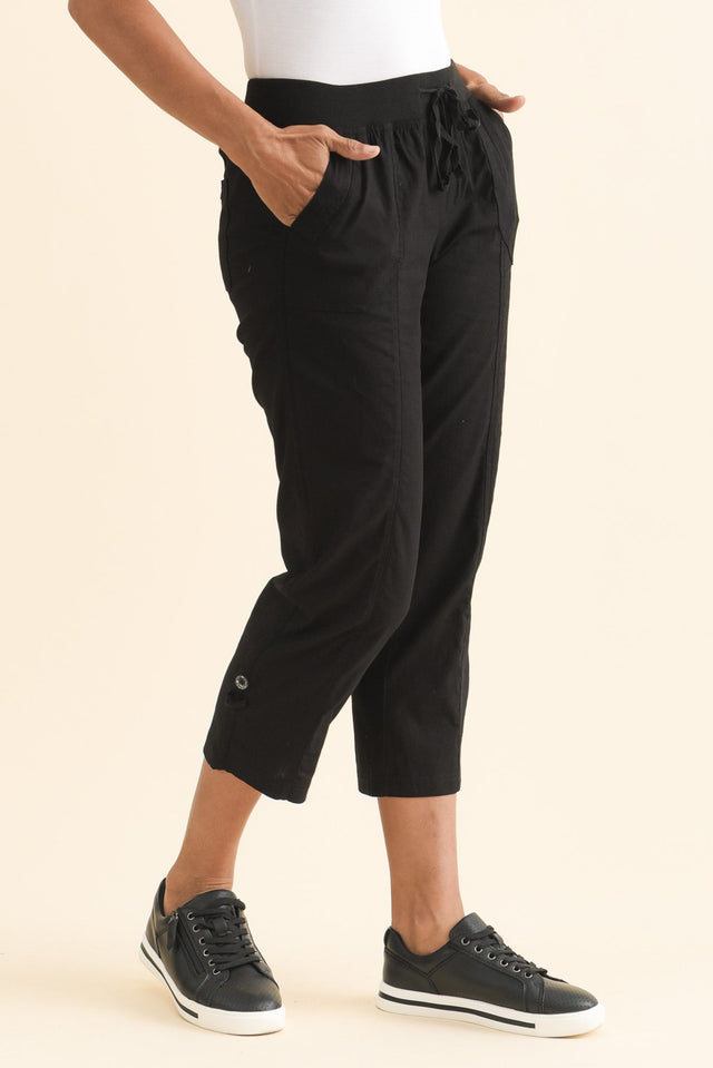 Lindsay Black 7/8 Cargo Pants,Brunette model,alt text|model:Cara image 4