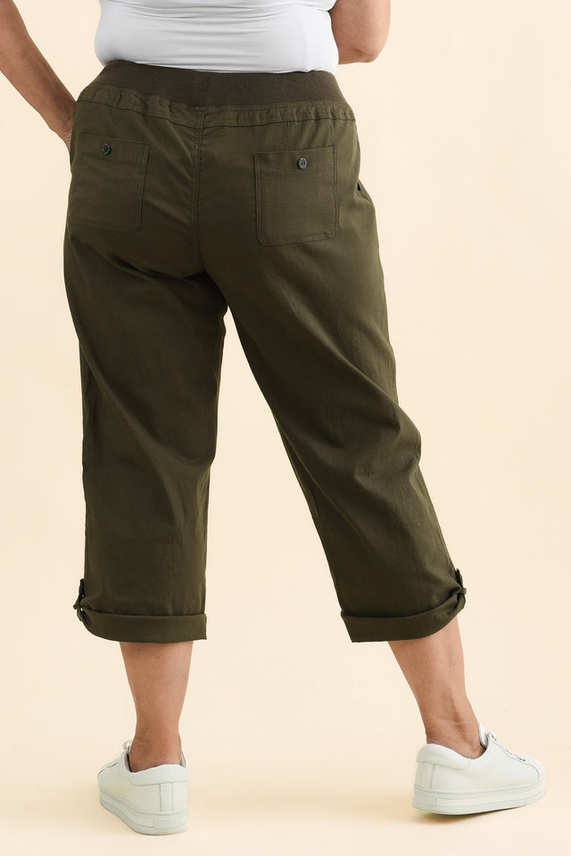 Lindsay Khaki 7/8 Cargo Pants,Brunette model,alt text|model:Pilita image 12