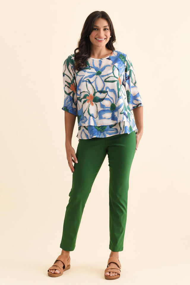 alt text|model:Brontie image 3