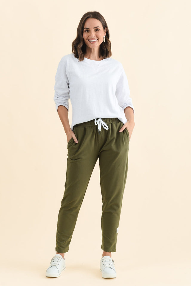 Lobby Khaki Cotton Relaxed Sweatpants,Brunette model,alt text|model:MJ image 7