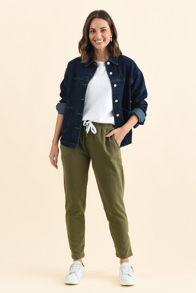 Lobby Khaki Cotton Relaxed Sweatpants,Brunette model,alt text|model:MJ image 3