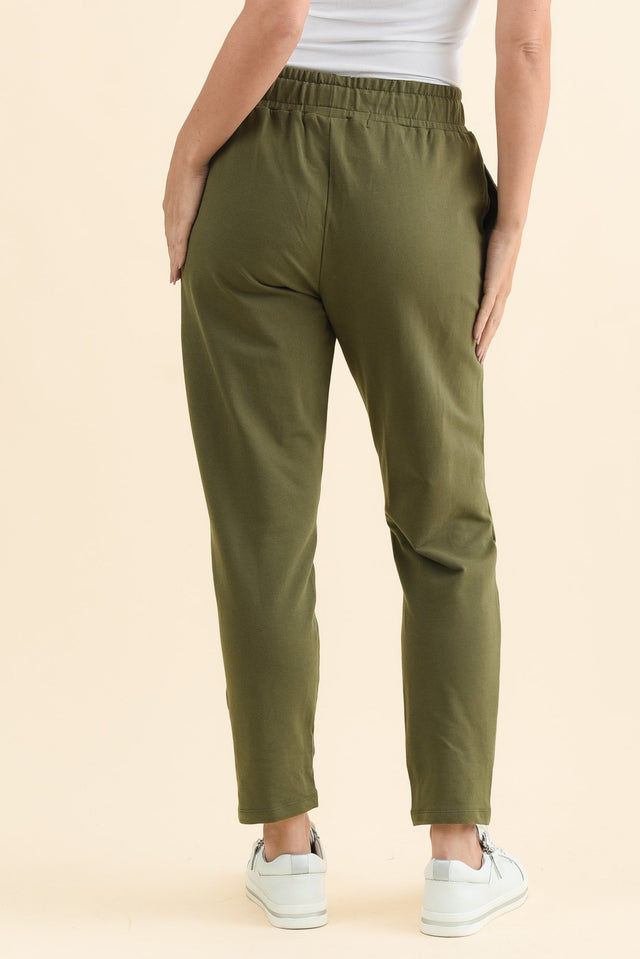 Lobby Khaki Cotton Relaxed Sweatpants,Brunette model,alt text|model:MJ image 5