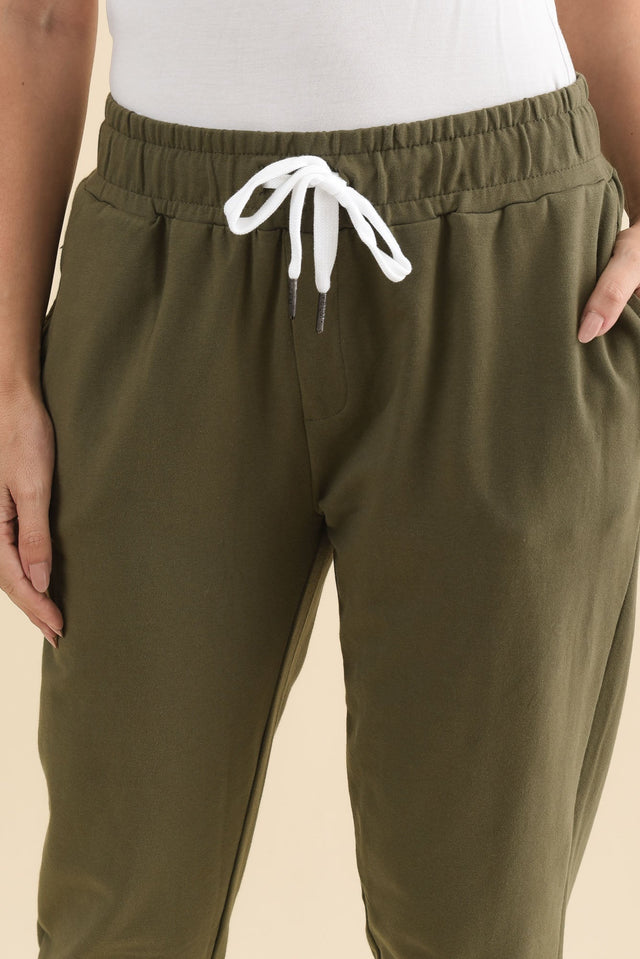 Lobby Khaki Cotton Relaxed Sweatpants,Brunette model,alt text|model:MJ image 6