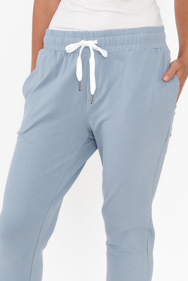 alt text|model:Valeria image 7