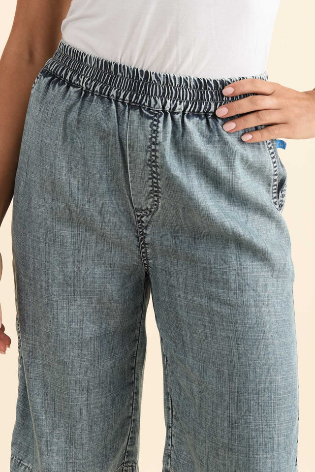 alt text|model:Brontie image 6