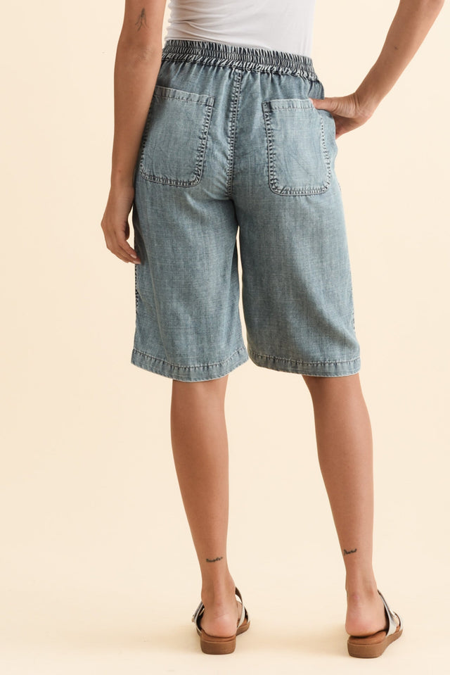 alt text|model:Brontie image 4