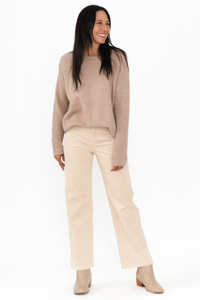 alt text|model:Cara image 7