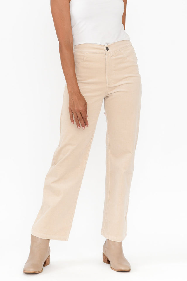 alt text|model:Cara image 6