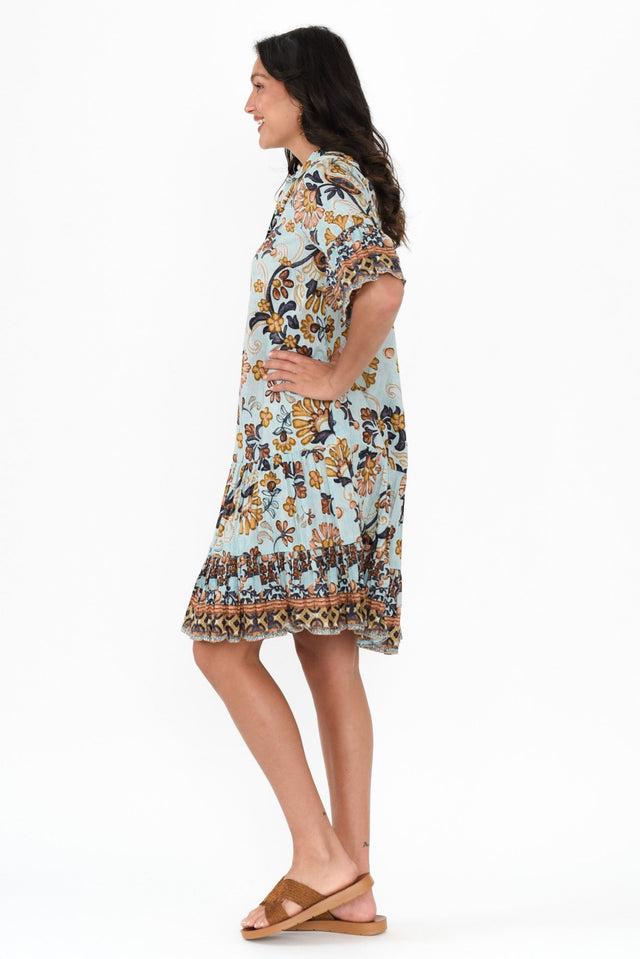 alt text|model:Brontie image 4