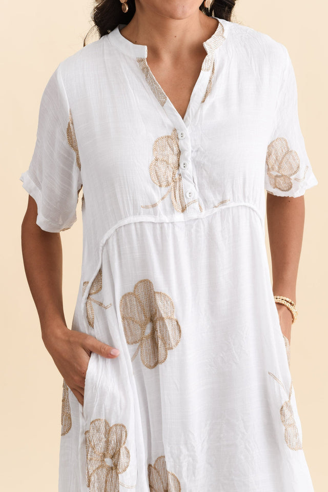 alt text|model:Brontie image 5