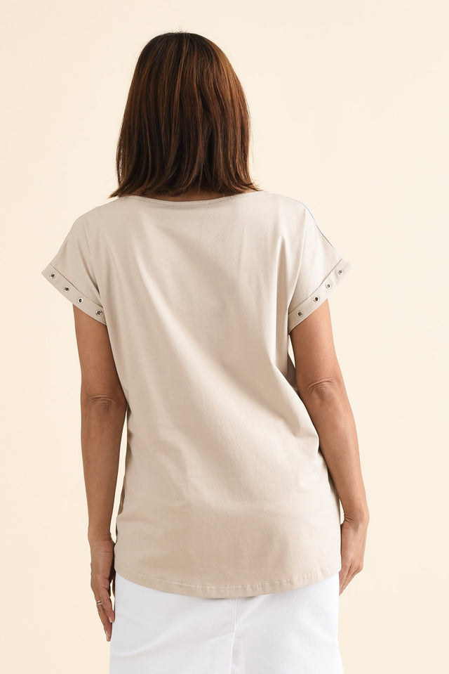 Lumi Natural Foil Spot Cotton Tee,brunette model,Back of Outfit,alt text|model:Cara image 4